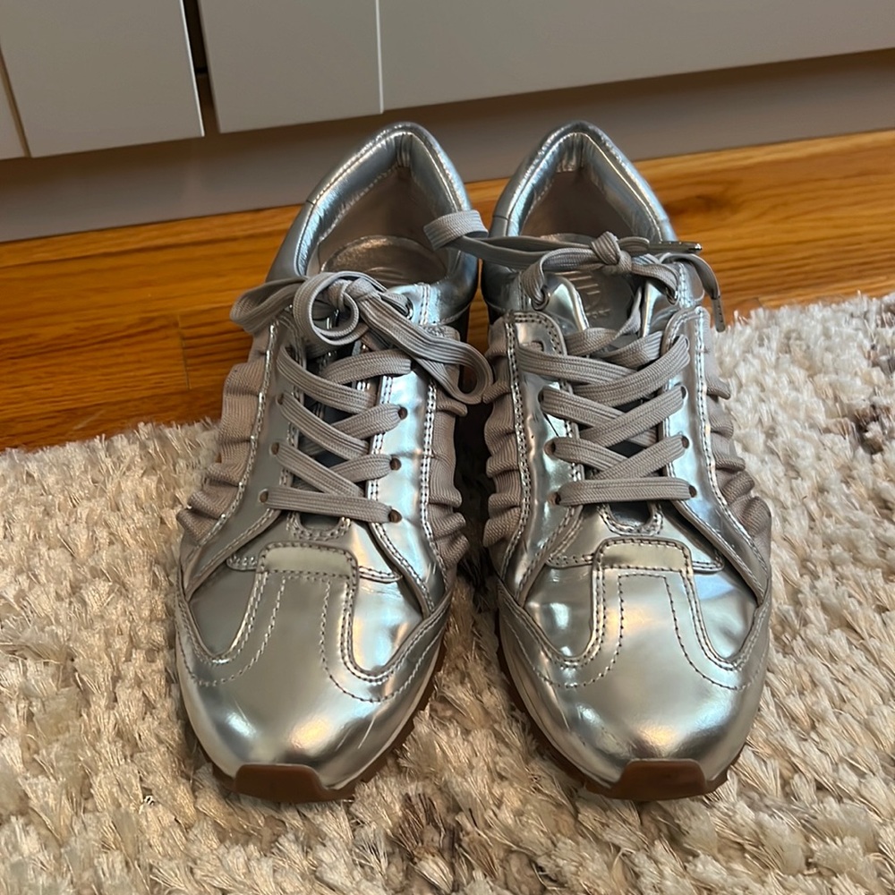 Tory Butch Silver ruffle sneakers